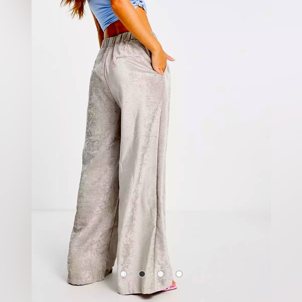 GHOSPELL PANTS! super cute wide leg pant. polished beige size xs.